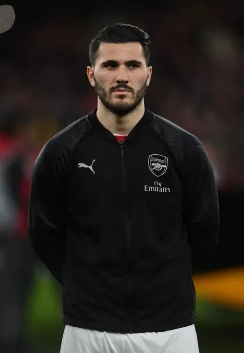 Framed Print : Sead Kolasinac: Arsenal's Ready-to-Rumble Defender Ahead of Arsenal v Stade Rennais UEFA Europa League Clash