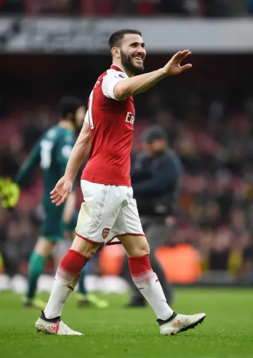 Framed Print : Sead Kolasinac: Arsenal's Unyielding Defender in Action against Watford (2017-18) Framed Print : Sead Kolasinac: Arsenal's Unyielding Defender in Action against Watford (2017-18)