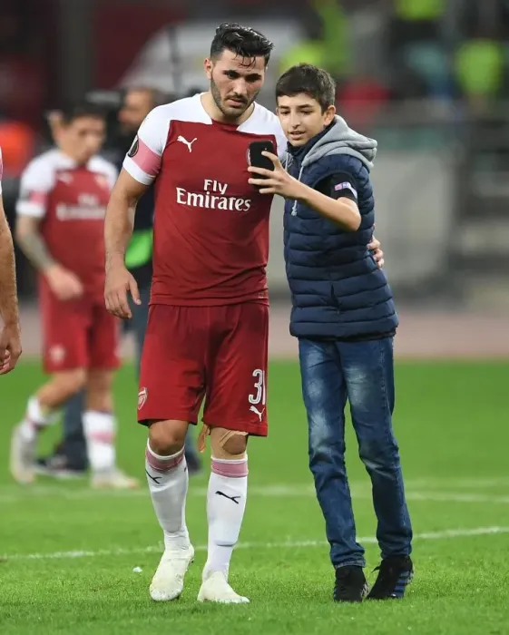 Framed Print : Sead Kolasinac Post-Match Interaction with Fans: Qarabag FK vs. Arsenal, UEFA Europa League, Group E (2018)