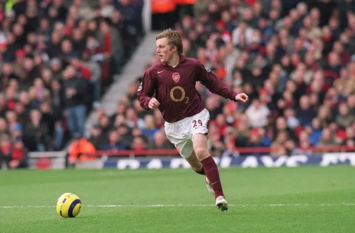 Framed Print : Sebastian Larsson (Arsenal). Arsenal 1: 1 Bolton Wanderers Framed Print : Sebastian Larsson (Arsenal). Arsenal 1: 1 Bolton Wanderers