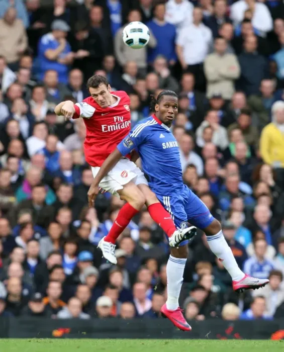 Framed Print : Sebastien Squillaci (Arsenal) Didier Drogba (Chelsea). Chelsea 2: 0 Arsenal