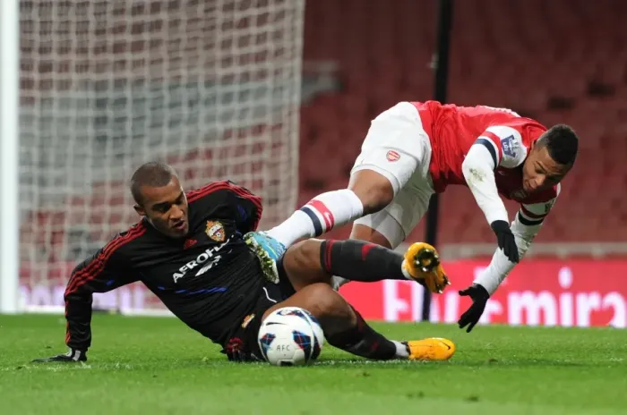 Framed Print : Serge Gnabry (Arsenal) Layonel Adams (CSKA). Arsenal U19 1: 0 CSKA Moscow U19. NextGen Series