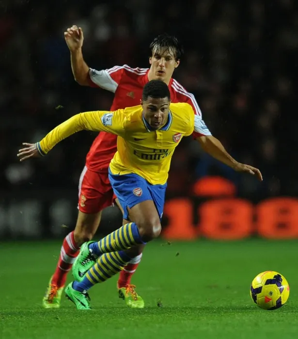 Framed Print : Serge Gnabry Outmaneuvers Jack Cork: Southampton vs Arsenal, Premier League 2013-14 Framed Print : Serge Gnabry Outmaneuvers Jack Cork: Southampton vs Arsenal, Premier League 2013-14