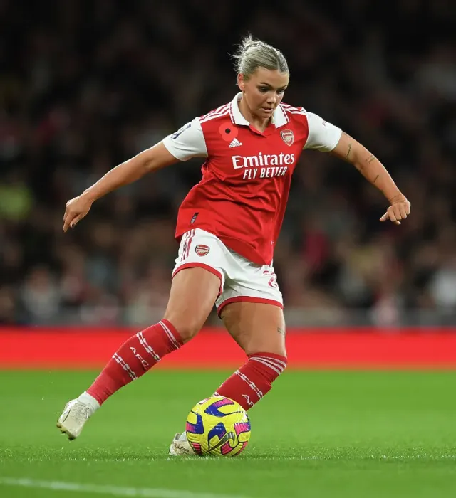 Framed Print : Showdown in the FA Women's Super League: Arsenal Women vs Manchester United at Emirates Stadium