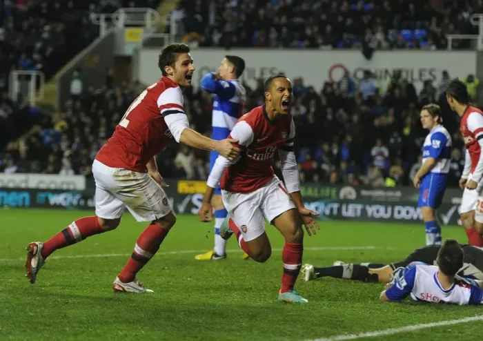 Framed Print : Six-Goal Surge: Walcott and Giroud's Jubilant Reaction (Reading vs. Arsenal, Capital One Cup 2012-13)