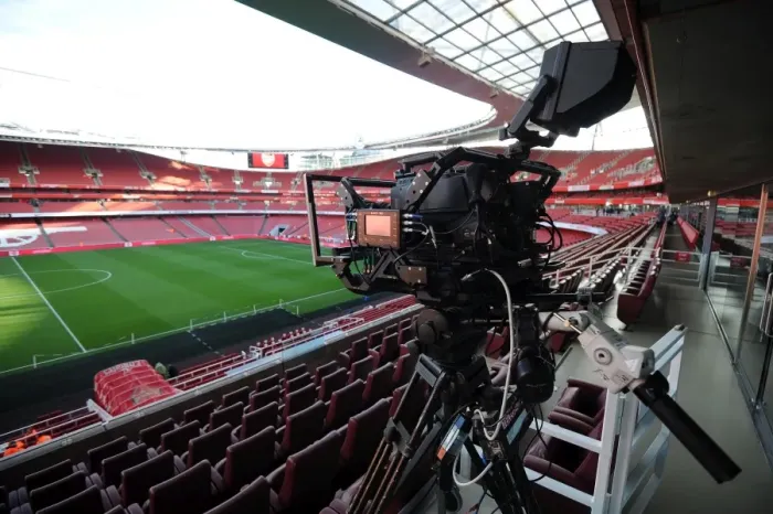 Framed Print : Sky 3D Camera in the Directors Box. Arsenal 1: 1 Everton. Barclays Premier League