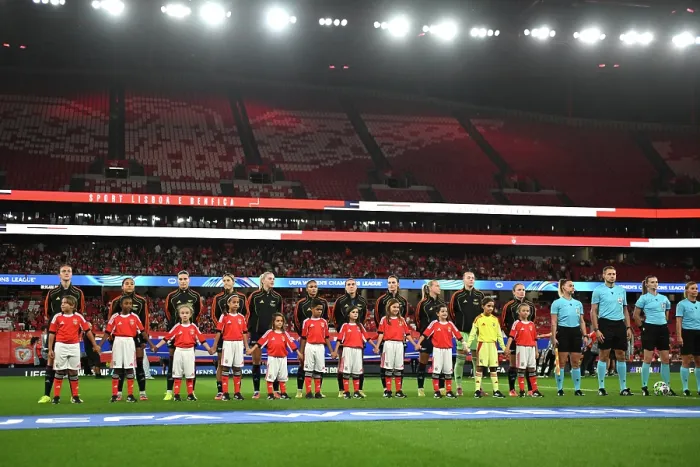 Framed Print : SL Benfica v Arsenal FC - UEFA Women's Champions League 2025 / 26 League Phase MD2 SL Benfica v Arsenal FC - UEFA Women's Champions League 2025 / 26 League Phase MD2