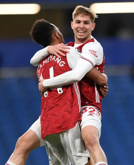 Framed Print : Smith Rowe and Aubameyang's Empty Netter: Arsenal's Thrilling Goal at Stamford Bridge, Premier League 2020-21