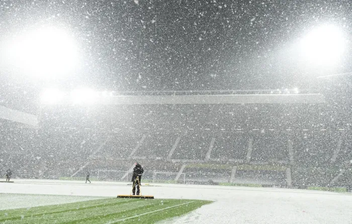 Framed Print : Snowy Showdown: Arsenal vs. West Bromwich Albion, Premier League 2020-21
