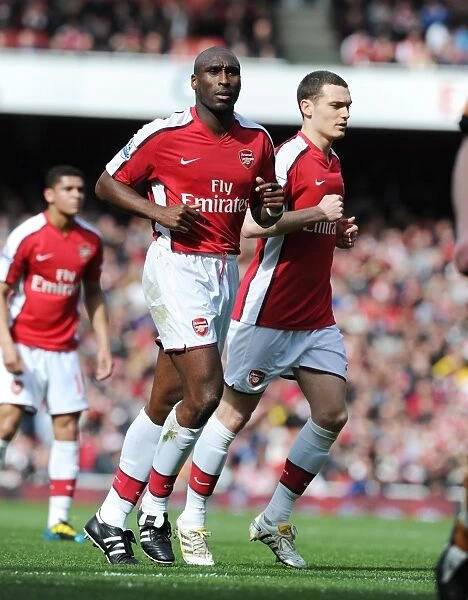 Sol Campbell and Thomas Vermaelen (Arsenal). Arsenal 1: 0 Wolverhampton Wanderers