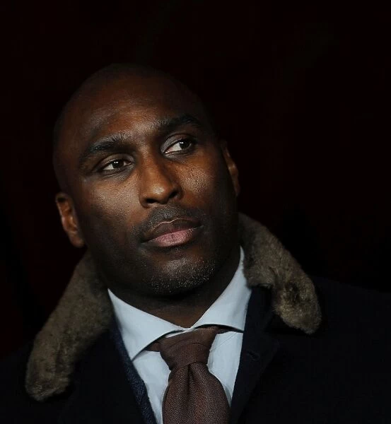 Sol Campbell's Emotional Half-time Reunion at Arsenal vs Chelsea