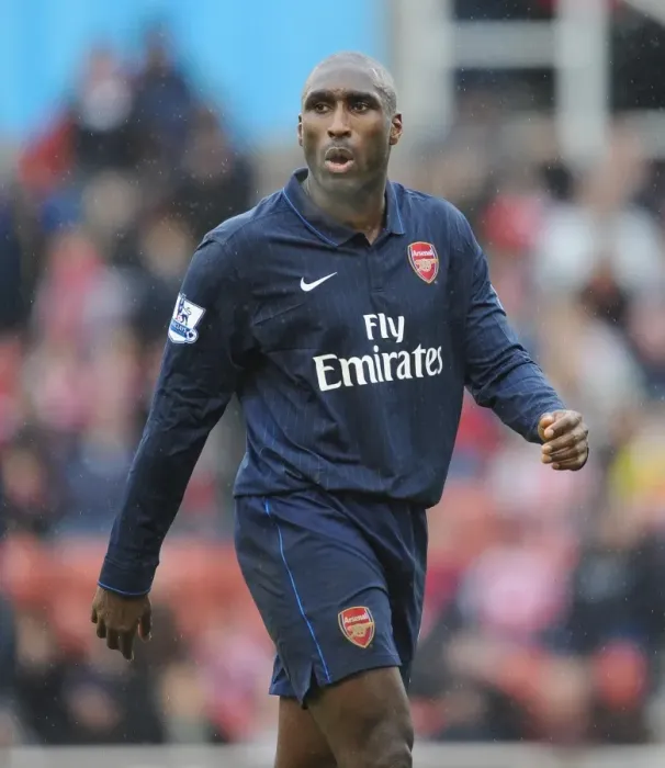 Framed Print : Sol Campbell's Emotional Reunion: Arsenal's FA Cup Defeat at Stoke (3-1)