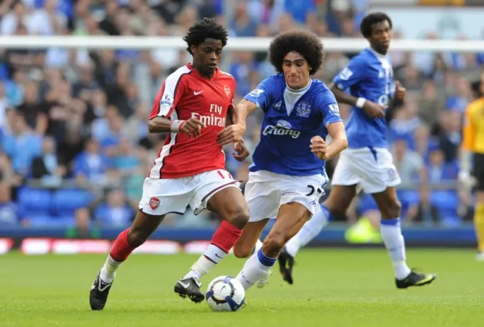 Framed Print : Song and Fellaini Clash: Arsenal's Dominance over Everton in 2009 (1:6)