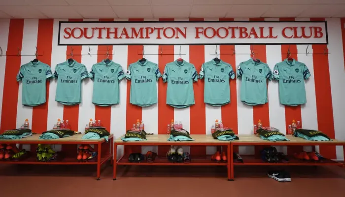 Framed Print : Southampton FC v Arsenal FC - Premier League
