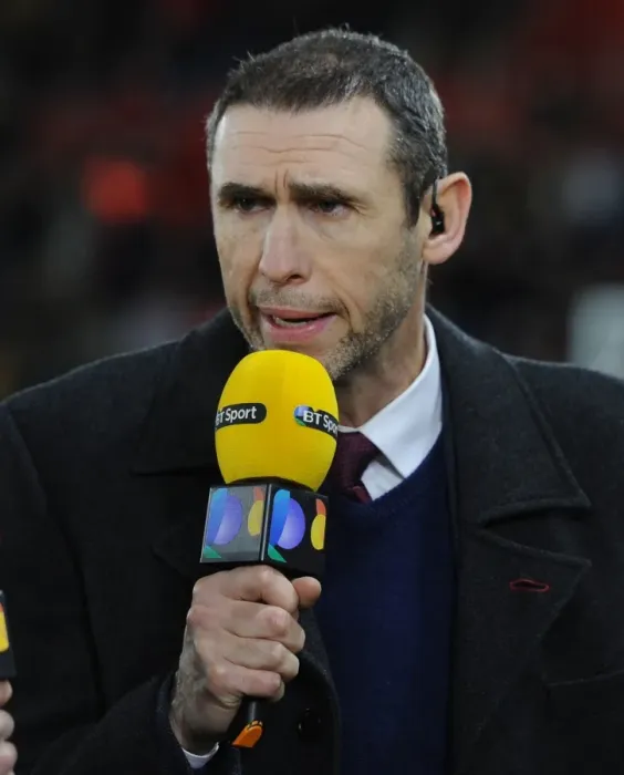 Framed Print : Southampton vs Arsenal: The Emirates FA Cup Clash - Martin Keown at St. Mary's Stadium Framed Print : Southampton vs Arsenal: The Emirates FA Cup Clash - Martin Keown at St. Mary's Stadium