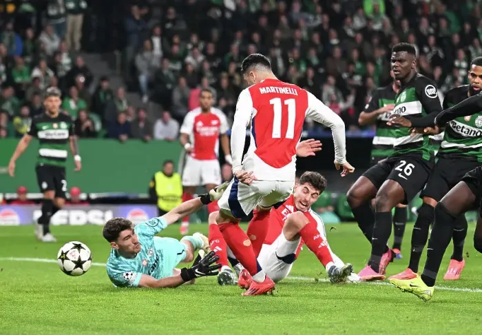 Framed Print : Sporting Clube de Portugal v Arsenal FC - UEFA Champions League 2024 / 25 League Phase MD5