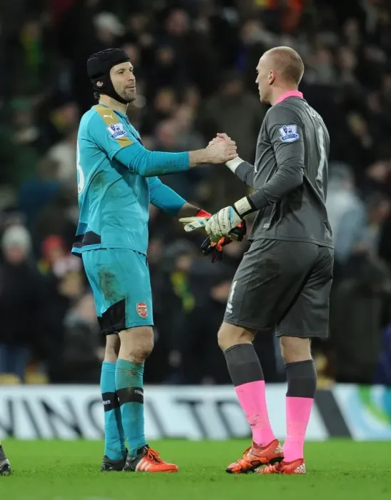 Framed Print : A Sportsman's Handshake: Petr Cech and John Ruddy (Norwich City vs Arsenal, 2015-16)