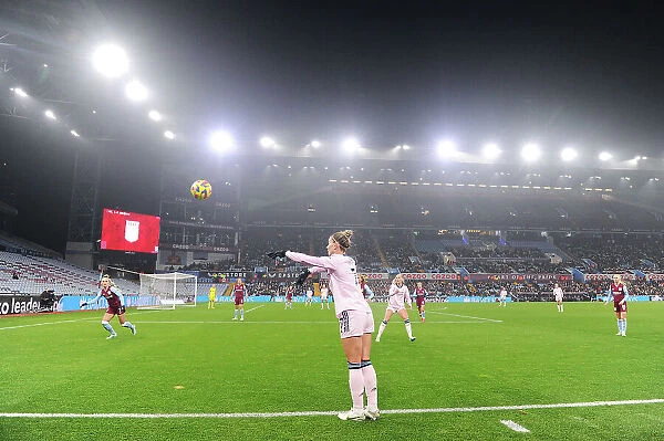 Steph Catley in Action: Arsenal vs. Aston Villa - Barclays Women's Super League