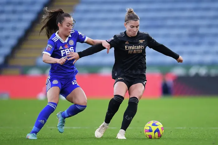Framed Print : Steph Catley in Action: Arsenal vs Leicester City, Barclays Women's Super League