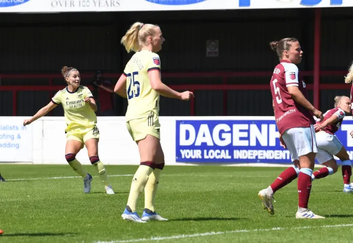 Framed Print : Steph Catley Scores as Arsenal Women Defeat West Ham United Women in FA WSL Showdown