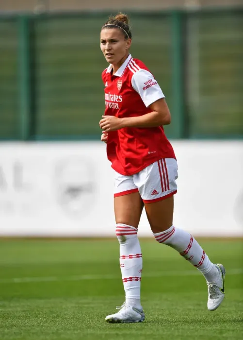 Framed Print : Steph Catley's Star Performance: Arsenal Women vs Brighton & Hove Albion Women (2022-23 Pre-Season Friendly)