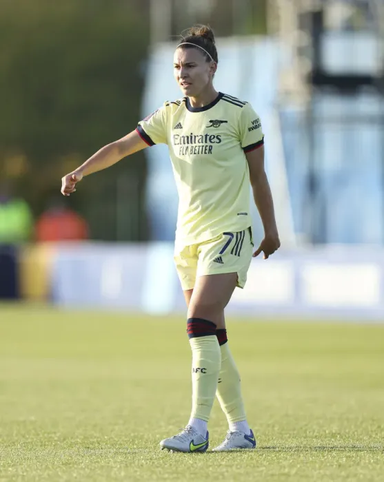 Framed Print : Steph Houghton in Action: Arsenal Women vs Everton Women, FA WSL (2022)