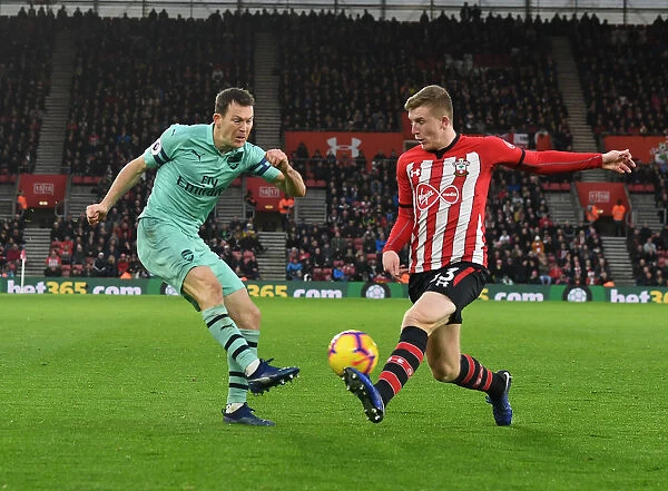 Stephan Lichtsteiner vs Matt Targett: Battle at St. Mary's - Arsenal vs Southampton, Premier League