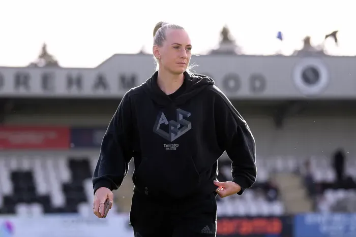 Framed Print : Stina Blackstenius Prepares for Arsenal's FA WSL Showdown against Leicester City at Meadow Park