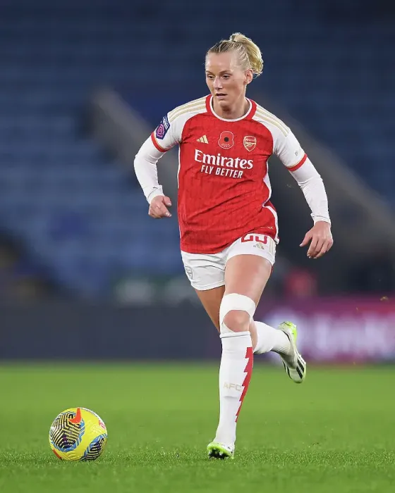 Framed Print : Stina Blackstenius Scores: Arsenal Women Triumph Over Leicester City in WSL Clash