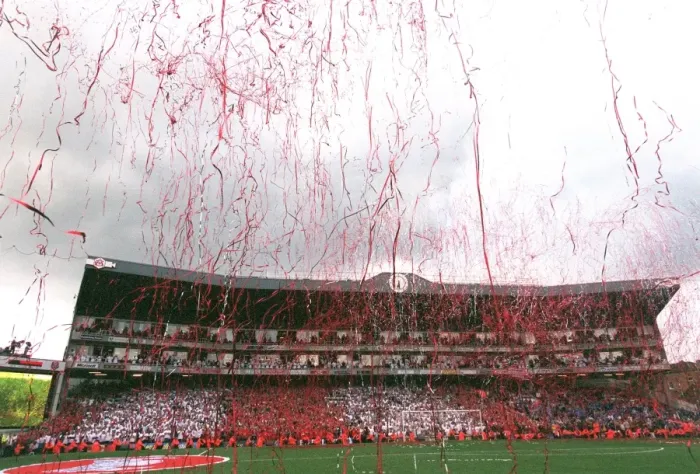 Framed Print : Streamers rain down from the Clock End. Arsenal 4: 2 Wigan Athletic