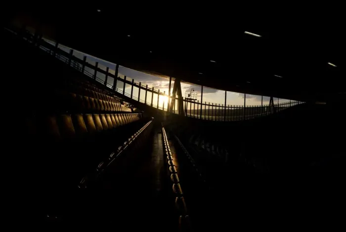 Framed Print : Sunburst over Emirates Stadium: Arsenal vs Manchester City, Premier League 2016-17