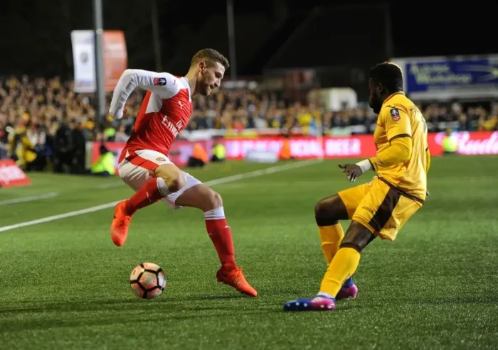 Framed Print : Sutton's Stunning FA Cup Upset: Arsenal's Unexpected Battle