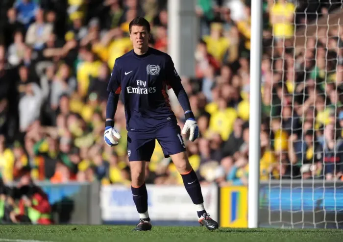 Framed Print : Szczesny's Shining Performance: Arsenal Triumphs Over Norwich in Premier League 2011-12
