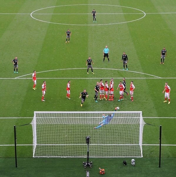Tadic's Stunner: Southampton Shocks Arsenal with Free Kick Goal