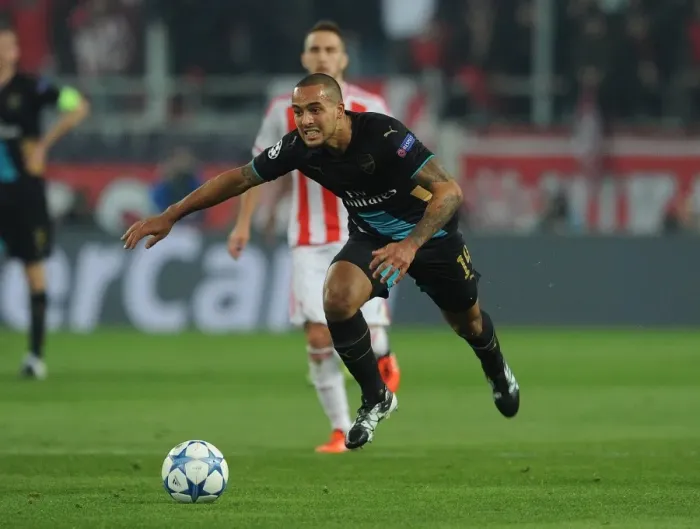 Framed Print : Theo Walcott in Action: Arsenal vs. Olympiacos, UEFA Champions League 2015-16 Framed Print : Theo Walcott in Action: Arsenal vs. Olympiacos, UEFA Champions League 2015-16
