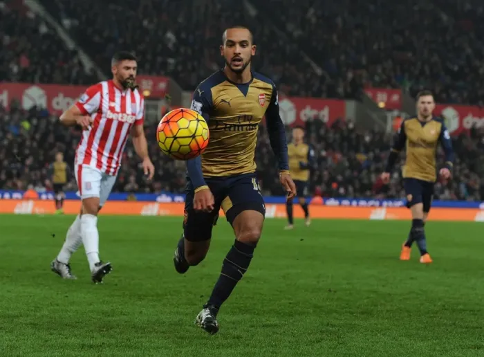 Framed Print : Theo Walcott in Action: Arsenal vs. Stoke City, Premier League 2015-16 Framed Print : Theo Walcott in Action: Arsenal vs. Stoke City, Premier League 2015-16