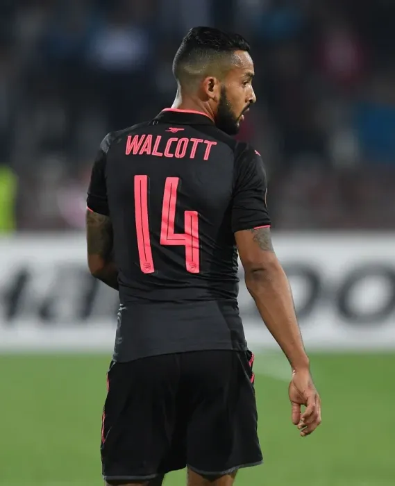 Framed Print : Theo Walcott in Action: Arsenal vs. Red Star Belgrade, Europa League 2017-18 Framed Print : Theo Walcott in Action: Arsenal vs. Red Star Belgrade, Europa League 2017-18