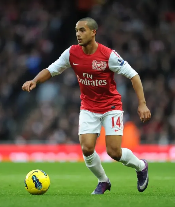 Framed Print : Theo Walcott in Action: Arsenal vs. Queens Park Rangers (2011-12)