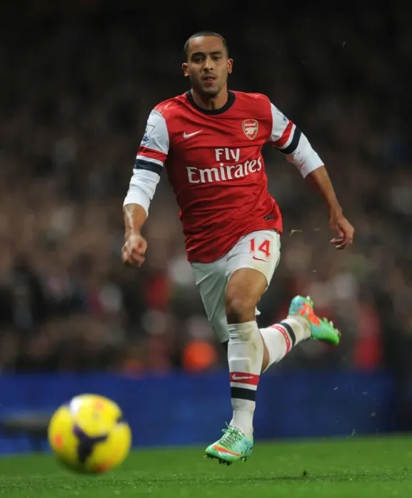 Framed Print : Theo Walcott in Action: Arsenal vs. Chelsea, Premier League 2013-14