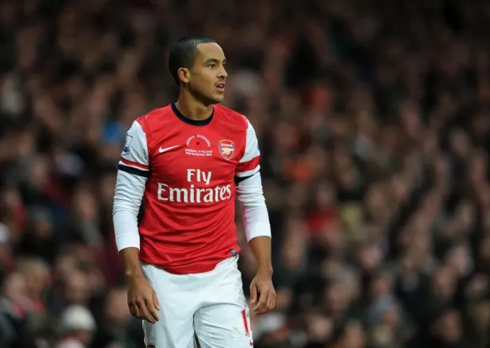 Framed Print : Theo Walcott in Action: Arsenal vs Fulham, Premier League 2012-13