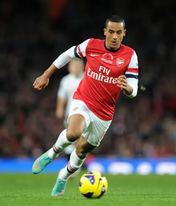 Framed Print : Theo Walcott in Action: Arsenal vs Fulham, Premier League 2012-13 Framed Print : Theo Walcott in Action: Arsenal vs Fulham, Premier League 2012-13