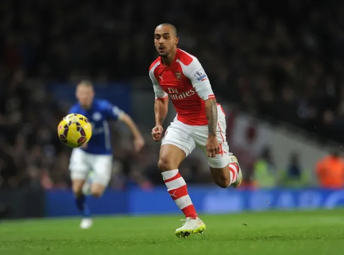 Framed Print : Theo Walcott in Action: Arsenal vs Leicester City, Premier League 2014-15 Framed Print : Theo Walcott in Action: Arsenal vs Leicester City, Premier League 2014-15