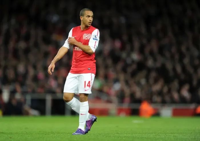 Framed Print : Theo Walcott in Action: Arsenal vs Manchester United, Premier League 2011-12