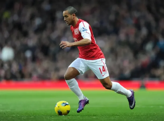 Framed Print : Theo Walcott in Action: Arsenal vs Manchester United, Premier League 2011-12