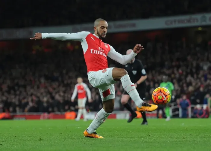 Framed Print : Theo Walcott in Action: Arsenal vs Southampton, Premier League 2015-16 Framed Print : Theo Walcott in Action: Arsenal vs Southampton, Premier League 2015-16