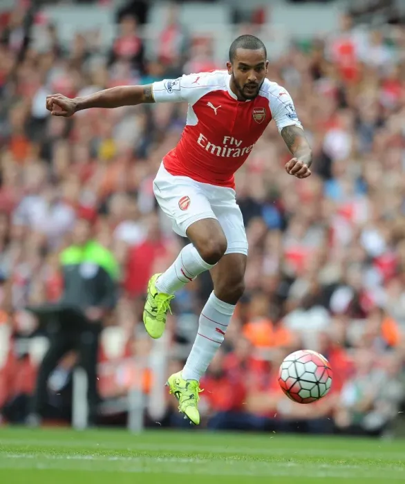 Framed Print : Theo Walcott in Action: Arsenal vs Stoke City, Premier League 2015-16