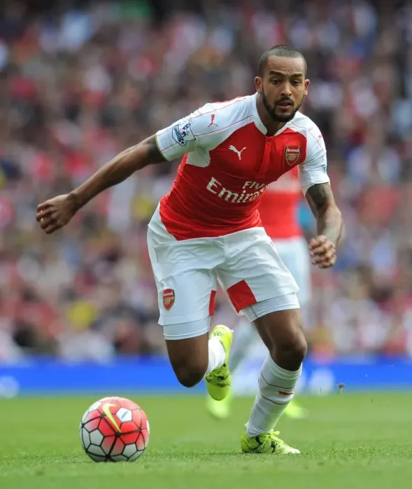 Framed Print : Theo Walcott in Action: Arsenal vs Stoke City, Premier League 2015-16