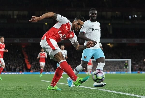 Theo Walcott in Action: Arsenal vs West Ham United, Premier League 2016-17