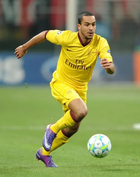 Framed Print : Theo Walcott (Arsenal). AC Milan 4: 0 Arsenal. UEFA Champions League. First Knock Out Round 1st Leg