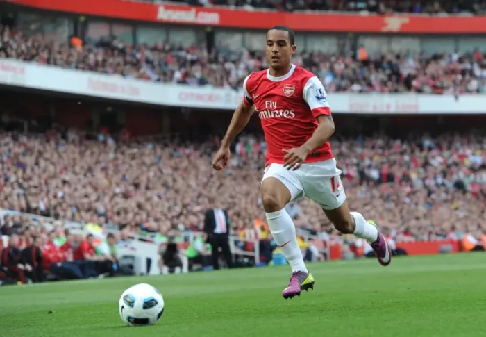 Framed Print : Theo Walcott (Arsenal). Arsenal 1: 1 Liverpool. Barclays Premier League